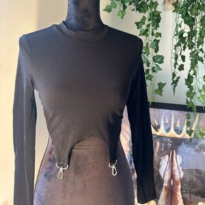 Edgy Black Long Sleeve Crop Top 🖤